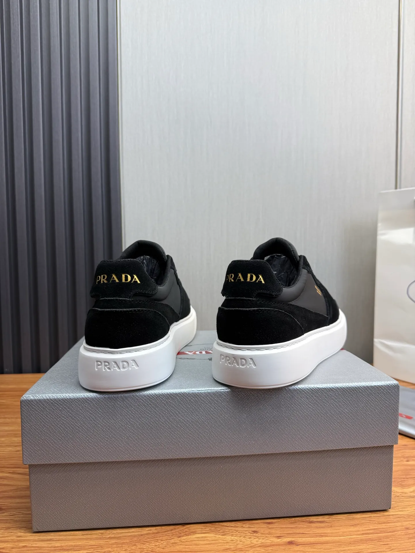 Factory price 560💰 [PRADA] Men’s shoes are popular in the counter, official website is synchronized, 1 high-quality shipment ✔️Original cowhide + cowhide lining, 1🆚1 replica, original sole, 38-45 (45 customized, non-refundable)